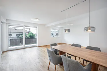Moderne 3-Zimmer-Wohnung mit sonnigem Westbalkon in Weer!