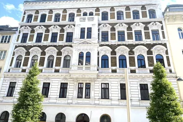 RUHEOASE MITTEN IN MARIAHILF - exklusiv renovierte Altbauwohnung mit Balkon