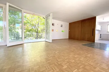 WOHNJUWEL AUS DEN 60er-JAHREN MIT TERRASSE