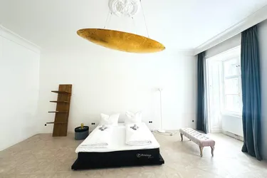 TRAUMHAFTE ALTBAUWOHNUNG IN EXKLUSIVER LAGE