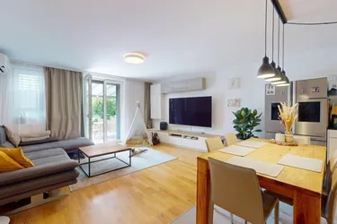 Feierabend im eigenen Garten: Moderne 3-Zimmer-Wohnung mit Pool &amp; Süd-Terrasse