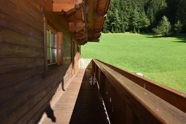Großzügige 4-Zimmer-Wohnung mit umlaufendem Balkon in ruhiger Lage