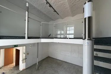 Geschäftslokal / Bürofläche mit Galerieebene