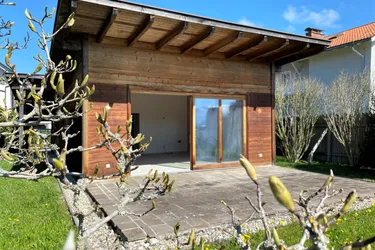 Sonniger Bungalow mit Garten und Carport in Mondsee