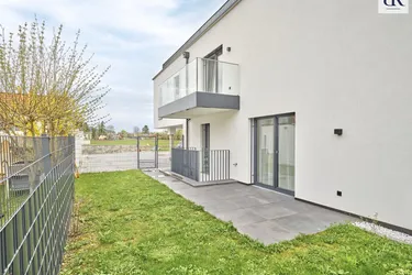 Moderne 2 Zimmer Gartenwohnung mit Souterrain + eigenen Garten, Terrasse + PKW-Stellplatz!