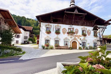 Mehr-Generationenhaus mit viel Platz für Familien