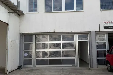 Lagerfläche 191 m² mit 2 Stellplätzen in Siezenheim