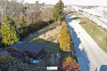 Expose 1.210 m² großes Grundstück als bspw Parkplatz Fläche, Kioskstand, Würstelstand usw zu verkaufen!