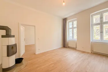 ALTBAUJUWEL - ERSTBEZUG NACH TEILSANIERUNG - LICHTDURCHFLUTET - CHARMANTE DETAILS - NÄHE U3 KARDINAL-NAGL-PLATZ