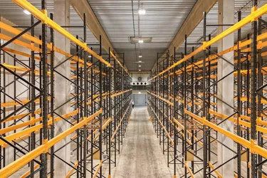 MIETPREIS INKL. KÜHLKOSTEN - LEBENSMITTEL TAUGLICHES UND ZERTIFIZIERTES KÜHLLAGER AN S33 - CA. 810 m² - LKW RAMPE - LKW STELLPLATZ - IN HERZOGENBURG