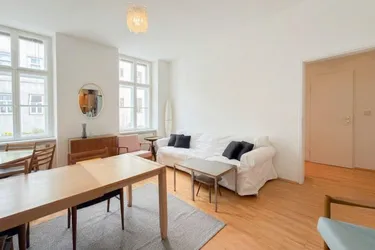 Charmante Altbauwohnung in ruhiger Innenhoflage -3 Zimmer - Nähe U6 Thaliastraße