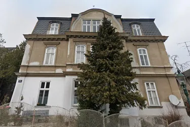 Demnächst bestandsfreie Zinsvilla in der Hameaustraße, nächst American International School