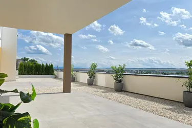 Exklusive Eigentumswohnung mit wunderschönen Fernblick Top 1