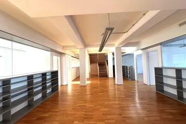 226 Immobilien: INNSBRUCK ZENTRUM: Großflächige Bürofläche (14 RÄUME / ca. 642 m² NF) über 2 Ebenen (TEILUNG MÖGLICH 1. ca. 249 m² und 2. ca. 393 m²) / ab sofort