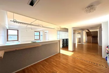 226 Immobilien: Attraktive Büroflächen (14 RÄUME / ca. 626 m² NF) über 2 Ebenen im Zentrum von Innsbruck AB SOFORT zur MIETE