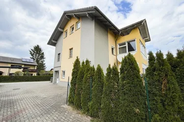 Großzügige Eigentumswohnung mit zwei vollwertigen Wohnebenen in Feldkirchen bei Graz!!