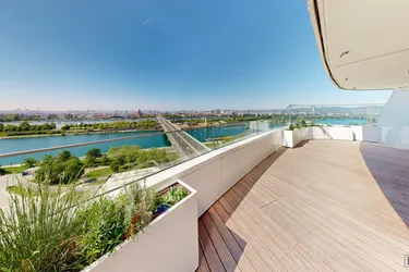 3-Zimmer-Wohnung mit Traum-Ausblick &amp; 2 Balkonen im DANUBEFLATS + GARAGE