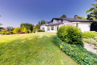 Architektenvilla zur Miete am Ölberg – Leben mit Weitblick und Privatsphäre