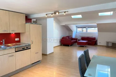 Dachgeschoß-Wohnung in zentraler Lage