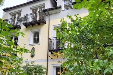 Expose 520m² Villa auf 1900m² Grundstück mit großem Entwicklungspotenzial