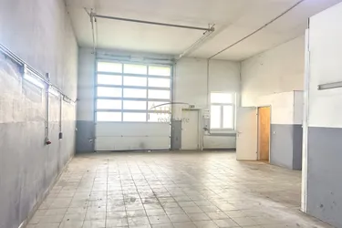 Top Deal // Knapp 130m² Gewerbehalle mit perfekter Verkehrsanbindung.