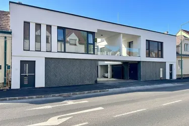 HOCHWERTIGE ERSTBEZÜGE I Häuser + Wohnungen I TOP-Ausstattung I Vollunterkellerung I Privater Zugang zum Kierlingbach I Eigengrund