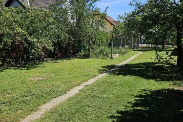 Grünoase als Rückzugsort | Grundstück als Lagerplatz oder Familiengarten