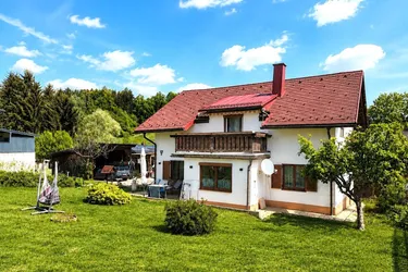 Familientraum in Deuchendorf! Einfamilienhaus mit sehr großem Garten