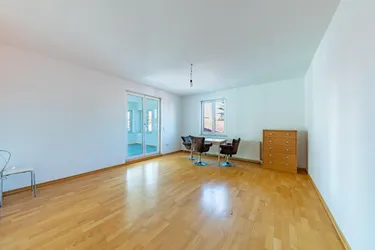 Expose INVESTMENTPAKET: 2 Wohnungen und 1 Geschäftslokal!