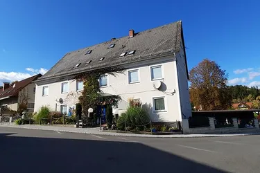 Expose Mehrfamilienhaus mit fünf Wohnheinheiten
