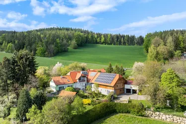 Premium Landhaus als Rückzugsort - Privatsphäre und Weitblick -