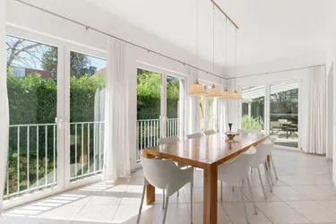 Exklusive Villa mit Wohn- und Ordinationsmöglichkeit beim Hilmteich