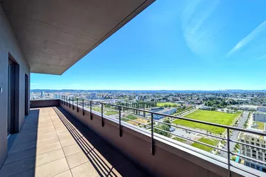 Mirror Tower | 3-Zimmer Wohnung mit 40m² Terrasse im 18.Stock | Reininghauspark