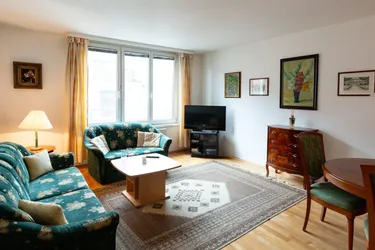 Helle, moderne 2 Zimmer-Wohnung mit Garagenplatz, Nähe U3 Kardinal-Nagl-Platz