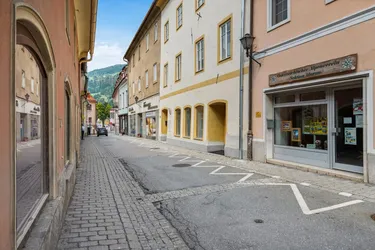 Renaissance Stadthaus mit 3 WE und Geschäftsfläche - Murau