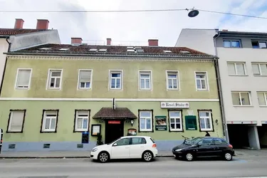 Sanierungsbedürftiges Wohn- und Geschäftshaus mit hoher Baureserve