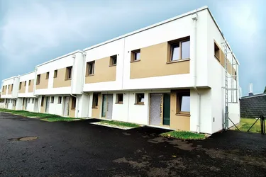 Familientraum in Massivbauweise – Modernes Reihenhaus mit Garten - inkl. PV ANLAGE
