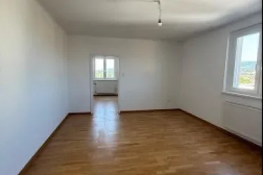 Verkehrsgünstig gelegene 2 Zimmerwohnung im 8. Stock im 13. Bezirk