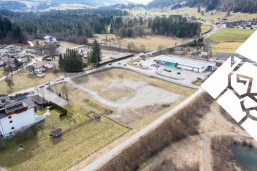Toplage an der B172: Flexibles Baurecht für Gewerbe und Produktion in Kössen