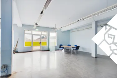 Großzügiges Lager / Ausstellungsfläche mit flexibler Bürofläche in Wörgl zu mieten