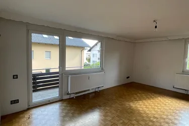 AIGEN | HELLE 3-ZIMMER-WOHNUNG IN RUHIGER SACKGASSENLAGE MIT BALKON UND GARAGE