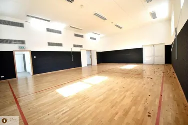 Grandiose Sport- und Freizeithalle im Zentrum von Voitsberg zu vermieten!