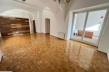 "Attraktive, frisch sanierte Zweieinhalbzimmerwohnung mit Terrasse im Herzen von Frohnleiten – Haustierfreundlich und zur Miete!"