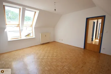 Ihr Wohlfühlparadies zur Miete! Auffallend gloriose Dreizimmerwohnung am Hauptplatz in Frohnleiten. Haustiere erlaubt.