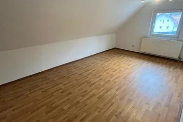 "Eminente, gut ausgestattete Kleinwohnung in der St. Peter Hauptstraße zu vermieten." Haustiere willkommen!