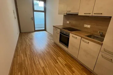 "Urbaner Rückzugsort: Charmante Kleinwohnung mit Balkon in der Griesgasse zur Miete!"