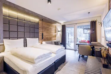 Avenida Mountain Lodges Saalbach | Studio Suite mit Terrasse/kleiner Garten
