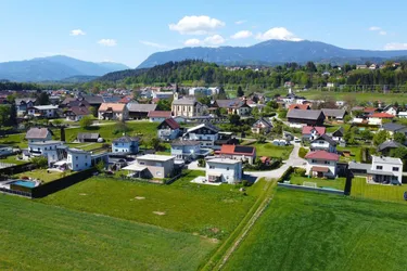 Sonniges Grundstück nahe dem Faaker See