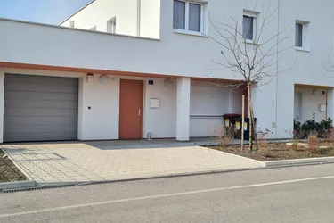 Expose Liebevoll eingerichtetes Reihenhaus BJ 2020 sucht Nachmieter
