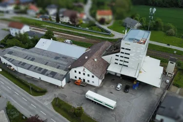 Vielseitiges Betriebsobjekt inkl. Lagehalle, Silogebäude, Werkstatt, Bürogebäude